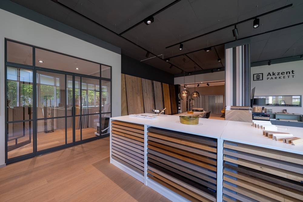 Showroom Tür